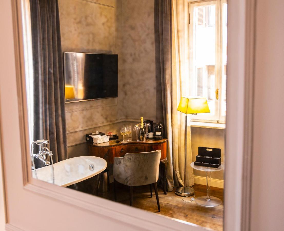 Relais San Lorenzo In Lucina โรม ภายนอก รูปภาพ