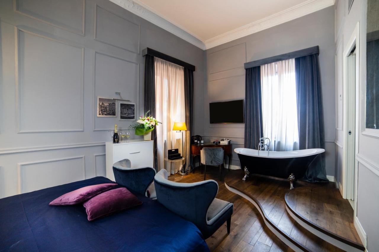 Relais San Lorenzo In Lucina โรม ภายนอก รูปภาพ