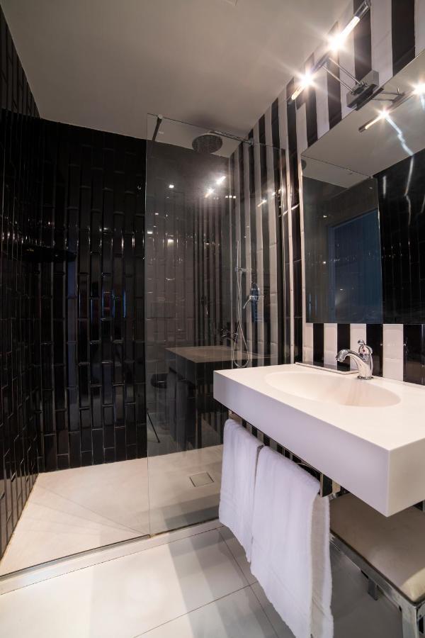 Relais San Lorenzo In Lucina โรม ภายนอก รูปภาพ
