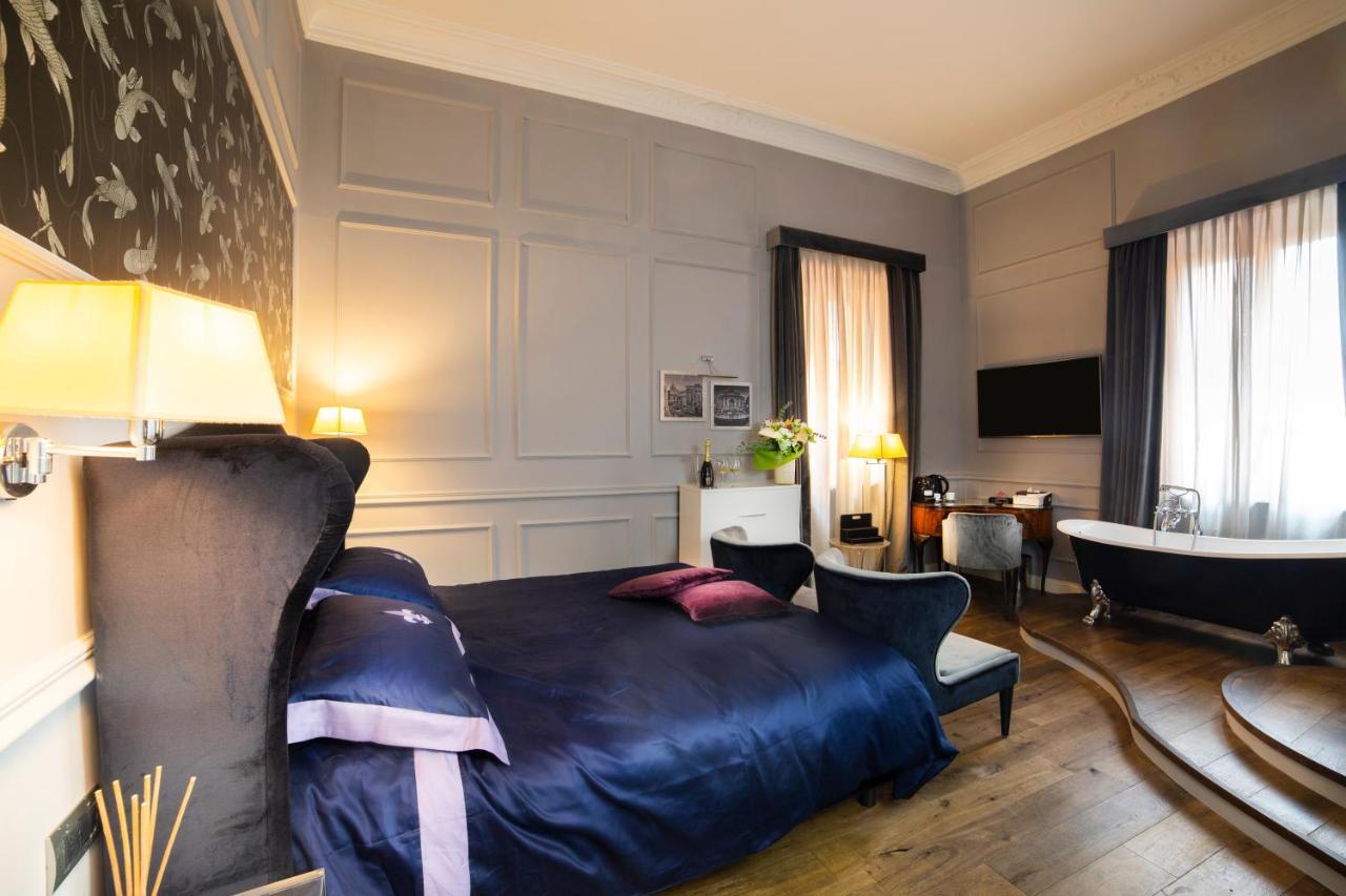 Relais San Lorenzo In Lucina โรม ภายนอก รูปภาพ