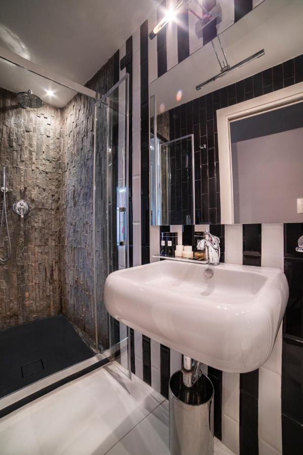 Relais San Lorenzo In Lucina โรม ภายนอก รูปภาพ