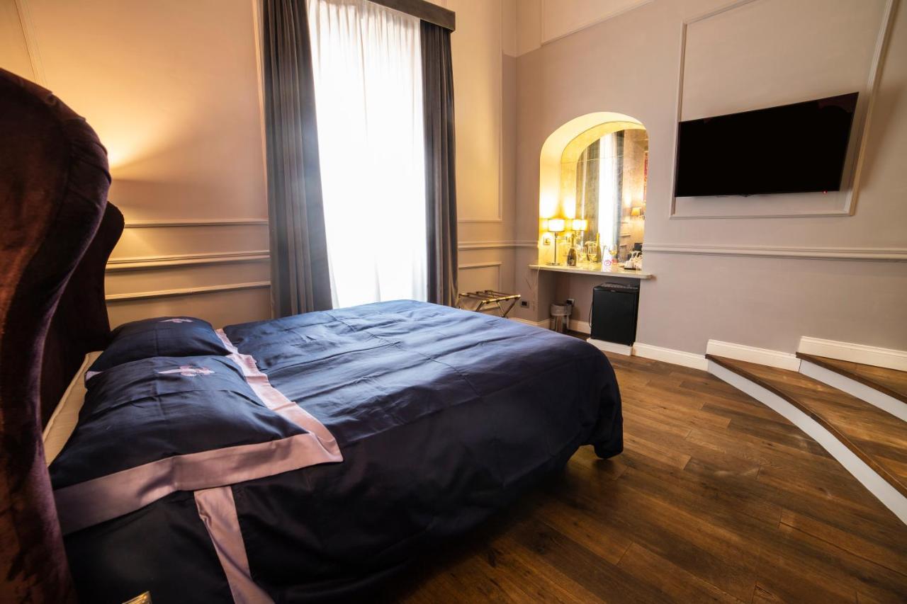Relais San Lorenzo In Lucina โรม ภายนอก รูปภาพ