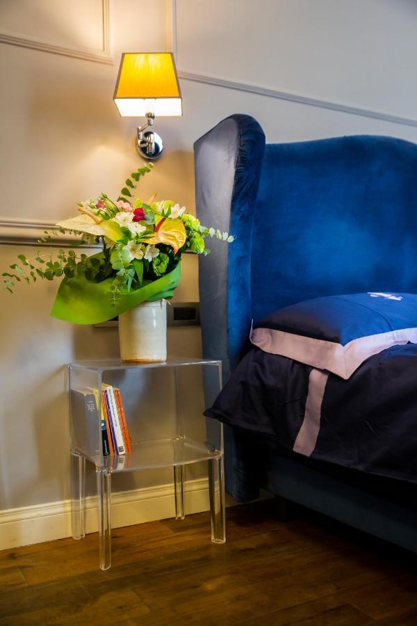 Relais San Lorenzo In Lucina โรม ภายนอก รูปภาพ